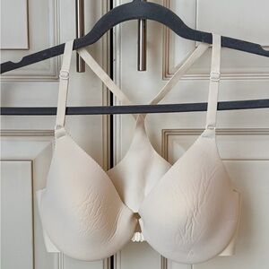 Maidenform Cream Women's Bra. Racerback 34C